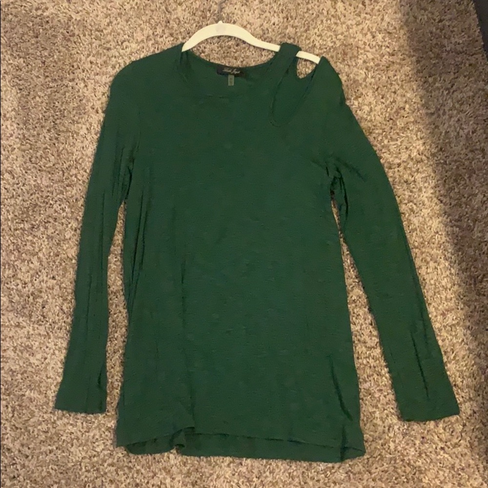 Green Long Sleeved Laila Jayde Top with Cut-out